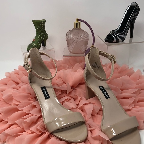 Nine West Shoes - 👡 Nine West Nude Sandals 👡 Size 6.5M